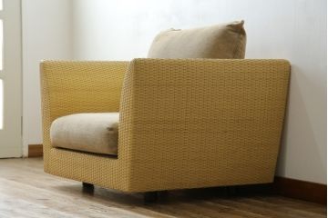 中古　美品　arflex(アルフレックス)　A・SOFA (エー・ソファ) HOLIDAYS(ホリデイズ)　本革(レザー)　水牛革を編み込んだ涼しげなデザインがおしゃれな一人掛けソファ(アームソファ、ラウンジソファ、1人掛け、1P)(定価約26万円)(R-080323)