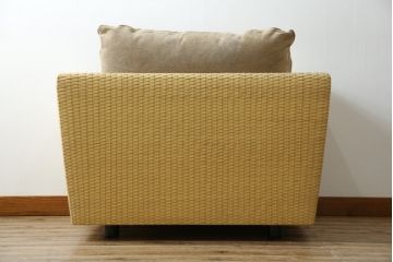 中古　美品　arflex(アルフレックス)　A・SOFA (エー・ソファ) HOLIDAYS(ホリデイズ)　本革(レザー)　水牛革を編み込んだ涼しげなデザインがおしゃれな一人掛けソファ(アームソファ、ラウンジソファ、1人掛け、1P)(定価約26万円)(R-080323)