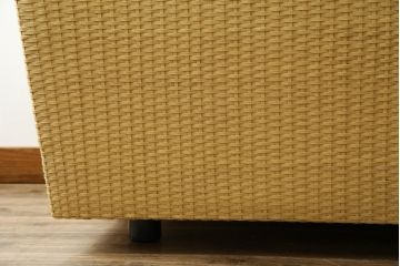 中古　美品　arflex(アルフレックス)　A・SOFA (エー・ソファ) HOLIDAYS(ホリデイズ)　本革(レザー)　水牛革を編み込んだ涼しげなデザインがおしゃれな一人掛けソファ(アームソファ、ラウンジソファ、1人掛け、1P)(定価約26万円)(R-080323)