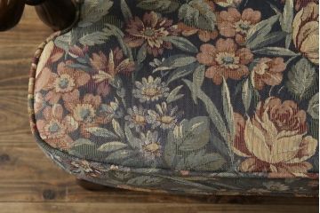 中古　カリモク家具(karimoku)　COLONIAL(コロニアル)シリーズ　クラシカルな佇まいが魅力的な3人掛けソファ(三人掛け、3Pソファ)(R-080324)