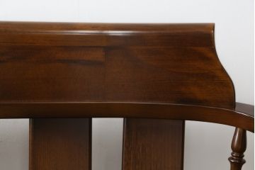 中古　カリモク家具(karimoku)　COLONIAL(コロニアル)シリーズ　クラシカルな佇まいが魅力的な3人掛けソファ(三人掛け、3Pソファ)(R-080324)