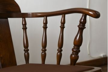中古　カリモク家具(karimoku)　COLONIAL(コロニアル)シリーズ　クラシカルな佇まいが魅力的な3人掛けソファ(三人掛け、3Pソファ)(R-080324)