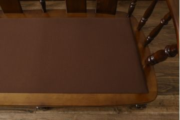 中古　カリモク家具(karimoku)　COLONIAL(コロニアル)シリーズ　クラシカルな佇まいが魅力的な3人掛けソファ(三人掛け、3Pソファ)(R-080324)