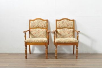 中古　横浜ダニエル(daniel)　LD(エルディー)シリーズ　A-541　クラシカルな佇まいが目を引くアームチェア(定価約23万円)(ダイニングチェア、椅子、バラ売り可能)(R-080326)