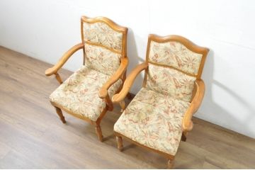 中古　横浜ダニエル(daniel)　LD(エルディー)シリーズ　A-541　クラシカルな佇まいが目を引くアームチェア(定価約23万円)(ダイニングチェア、椅子、バラ売り可能)(R-080326)