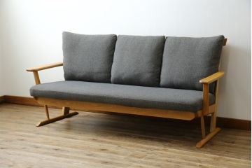 中古　ブランド家具　ナガノインテリア　シンプルなデザインが取り入れやすい3人掛けソファ(三人掛け、3Pソファ)(定価約18万円)(R-080327)