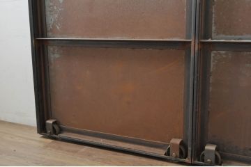 中古　手作り　オーダー品　重厚なアイアン吊り戸2枚セット(アイアンドア、玄関戸、鉄扉、引き戸、ガラス戸、建具、バラ売り可能)(R-080328)