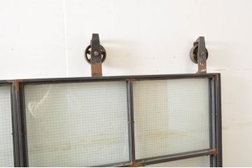 中古　手作り　オーダー品　重厚なアイアン吊り戸2枚セット(アイアンドア、玄関戸、鉄扉、引き戸、ガラス戸、建具、バラ売り可能)(R-080328)