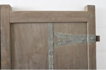 アンティーク建具　特大!!　極厚!!　総欅(ケヤキ)材　存在感のある銅金具の門扉1対2枚セット(蔵戸、玄関戸、両開きドア、木製扉)(R-080330)