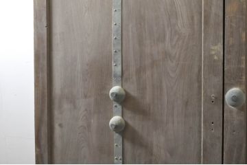 アンティーク建具　特大!!　極厚!!　総欅(ケヤキ)材　存在感のある銅金具の門扉1対2枚セット(蔵戸、玄関戸、両開きドア、木製扉)(R-080330)