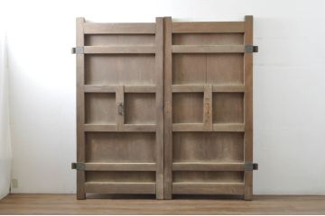 アンティーク建具　特大!!　極厚!!　総欅(ケヤキ)材　存在感のある銅金具の門扉1対2枚セット(蔵戸、玄関戸、両開きドア、木製扉)(R-080330)