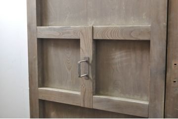 アンティーク建具　特大!!　極厚!!　総欅(ケヤキ)材　存在感のある銅金具の門扉1対2枚セット(蔵戸、玄関戸、両開きドア、木製扉)(R-080330)