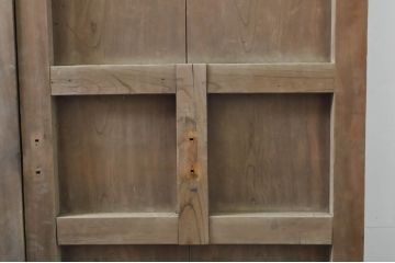 アンティーク建具　特大!!　極厚!!　総欅(ケヤキ)材　存在感のある銅金具の門扉1対2枚セット(蔵戸、玄関戸、両開きドア、木製扉)(R-080330)