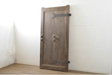 アンティーク建具　特大!!　極厚!!　総欅(ケヤキ)材　存在感のある銅金具の門扉1枚(蔵戸、玄関戸、両開きドア、木製扉)(R-080331)