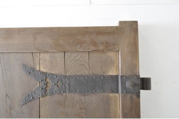 アンティーク建具　特大!!　極厚!!　総欅(ケヤキ)材　存在感のある銅金具の門扉1枚(蔵戸、玄関戸、両開きドア、木製扉)(R-080331)