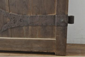 アンティーク建具　特大!!　極厚!!　総欅(ケヤキ)材　存在感のある銅金具の門扉1枚(蔵戸、玄関戸、両開きドア、木製扉)(R-080331)