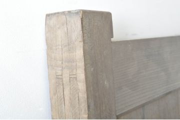 アンティーク建具　特大!!　総欅(ケヤキ)材　一枚板　経年の古い木の質感が魅力の門扉1枚(蔵戸、玄関戸、玄関ドア、木製扉)(R-080332)