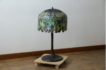 中古　ティファニースタイル　ブロンズフレーム　銅製　3灯　繊細で色鮮やかなステンドグラスのテーブルライト　定価約38万円　(R-080337)
