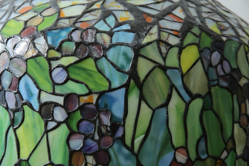 中古　ティファニースタイル　ブロンズフレーム　銅製　3灯　繊細で色鮮やかなステンドグラスのテーブルライト　定価約38万円　(R-080337)