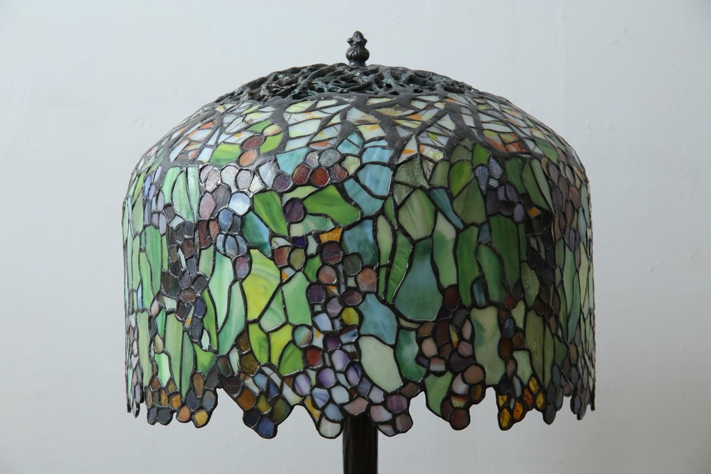 中古　ティファニースタイル　ブロンズフレーム　銅製　3灯　繊細で色鮮やかなステンドグラスのテーブルライト　定価約38万円　(R-080337)