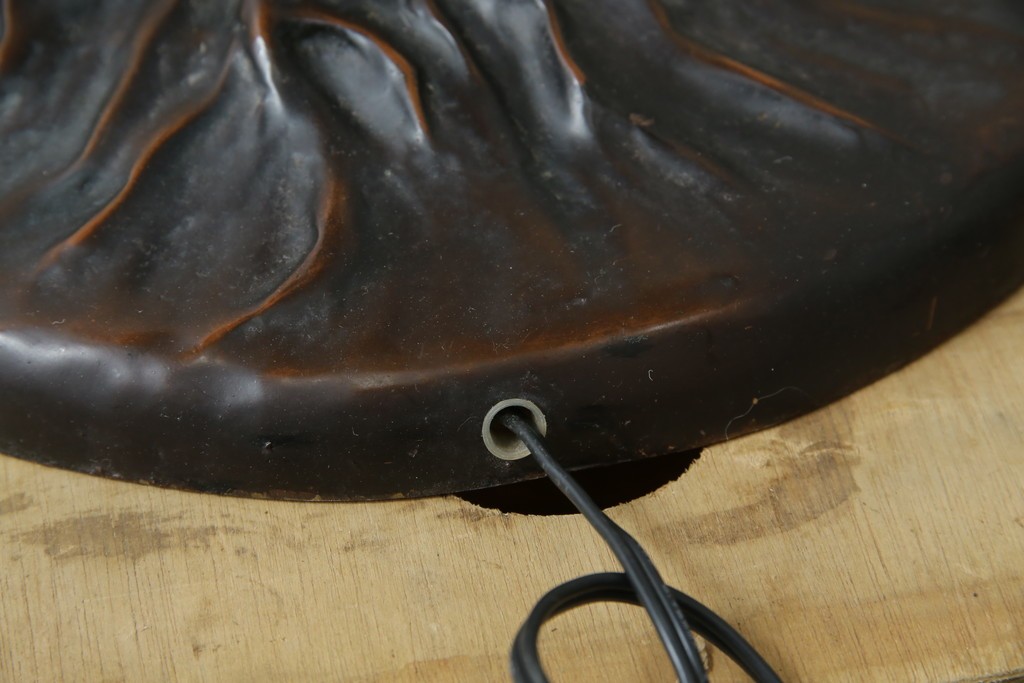 中古　ティファニースタイル　ブロンズフレーム　銅製　3灯　繊細で色鮮やかなステンドグラスのテーブルライト　定価約38万円　(R-080337)