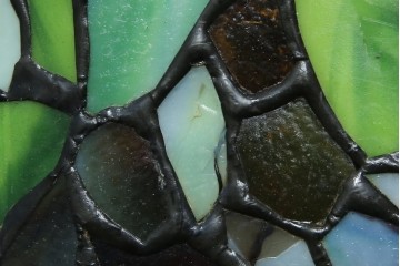 中古　ティファニースタイル　ブロンズフレーム　銅製　3灯　繊細で色鮮やかなステンドグラスのテーブルライト　定価約38万円　(R-080337)