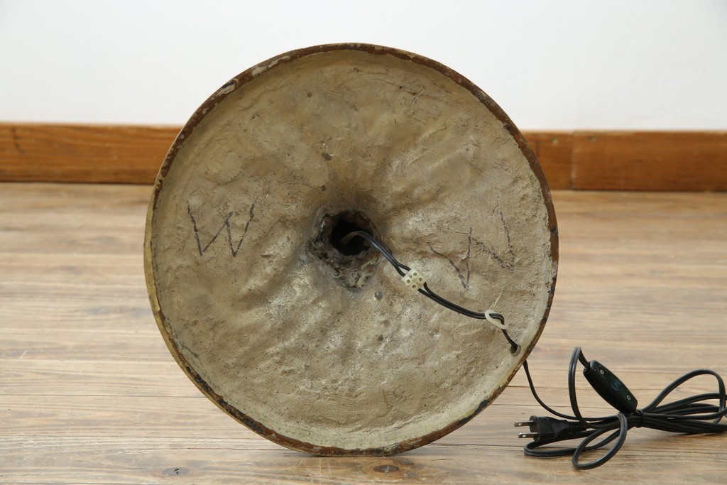 中古　ティファニースタイル　ブロンズフレーム　銅製　3灯　繊細で色鮮やかなステンドグラスのテーブルライト　定価約38万円　(R-080337)