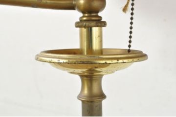 イギリスアンティーク　真鍮(しんちゅう)　2灯　ヨーロピアンな雰囲気あふれる上品なフロアスタンド(スタンドライト、スタンド照明)(R-080338)