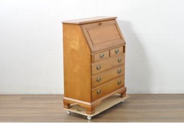 中古　横浜クラシック家具　ダニエル(Daniel)　アーリーアメリカン　A-304P　気品漂うライティングビューロー(簿記机、ワークデスク、在宅用、在宅ワーク用、サイドチェスト、引き出し)(定価約53万4千円)(R-080343)