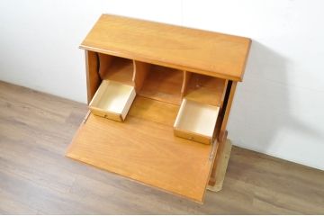 中古　横浜クラシック家具　ダニエル(Daniel)　アーリーアメリカン　A-304P　気品漂うライティングビューロー(簿記机、ワークデスク、在宅用、在宅ワーク用、サイドチェスト、引き出し)(定価約53万4千円)(R-080343)