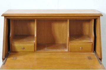 中古　横浜クラシック家具　ダニエル(Daniel)　アーリーアメリカン　A-304P　気品漂うライティングビューロー(簿記机、ワークデスク、在宅用、在宅ワーク用、サイドチェスト、引き出し)(定価約53万4千円)(R-080343)