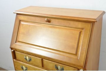 中古　横浜クラシック家具　ダニエル(Daniel)　アーリーアメリカン　A-304P　気品漂うライティングビューロー(簿記机、ワークデスク、在宅用、在宅ワーク用、サイドチェスト、引き出し)(定価約53万4千円)(R-080343)