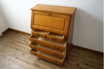 中古　横浜クラシック家具　ダニエル(Daniel)　アーリーアメリカン　A-304P　気品漂うライティングビューロー(簿記机、ワークデスク、在宅用、在宅ワーク用、サイドチェスト、引き出し)(定価約53万4千円)(R-080343)