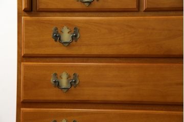 中古　横浜クラシック家具　ダニエル(Daniel)　アーリーアメリカン　A-304P　気品漂うライティングビューロー(簿記机、ワークデスク、在宅用、在宅ワーク用、サイドチェスト、引き出し)(定価約53万4千円)(R-080343)