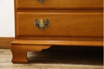 中古　横浜クラシック家具　ダニエル(Daniel)　アーリーアメリカン　A-304P　気品漂うライティングビューロー(簿記机、ワークデスク、在宅用、在宅ワーク用、サイドチェスト、引き出し)(定価約53万4千円)(R-080343)