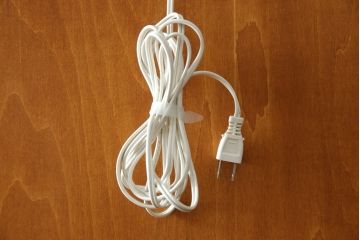 中古　横浜クラシック家具　ダニエル(Daniel)　アーリーアメリカン　A-214　温かみのある空間を演出するキュリオケース(ガラスケース、ショーケース、コレクションケース、ディスプレイケース、キャビネット、飾り棚、戸棚、収納棚、店舗什器)(定価約97万6千円)(R-080345)