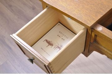 中古　DREXEL HERITAGE(ドレクセルヘリテイジ)　Triune(トライユン)　高級感漂う佇まいが魅力のドレッサー(化粧台、鏡台、ミラー)(定価約42万円)(R-080346)
