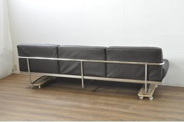 中古　超美品　Cassina(カッシーナ)　Le Corbusier(ル・コルビュジエ)　LC5　シンプルモダンなデザインが素敵な3人掛けソファ(3Pソファ、三人掛け)(定価約262万円)(R-080348)