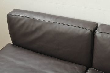中古　超美品　Cassina(カッシーナ)　Le Corbusier(ル・コルビュジエ)　LC5　シンプルモダンなデザインが素敵な3人掛けソファ(3Pソファ、三人掛け)(定価約262万円)(R-080348)