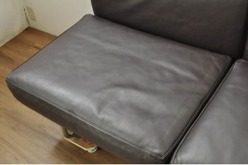 中古　超美品　Cassina(カッシーナ)　Le Corbusier(ル・コルビュジエ)　LC5　シンプルモダンなデザインが素敵な3人掛けソファ(3Pソファ、三人掛け)(定価約262万円)(R-080348)
