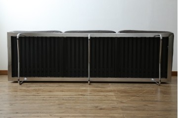 中古　超美品　Cassina(カッシーナ)　Le Corbusier(ル・コルビュジエ)　LC5　シンプルモダンなデザインが素敵な3人掛けソファ　定価約262万円相当　(R-080348)