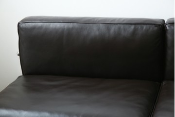 中古　超美品　Cassina(カッシーナ)　Le Corbusier(ル・コルビュジエ)　LC5　シンプルモダンなデザインが素敵な3人掛けソファ　定価約262万円相当　(R-080348)