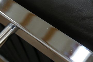 中古　超美品　Cassina(カッシーナ)　Le Corbusier(ル・コルビュジエ)　LC5　シンプルモダンなデザインが素敵な3人掛けソファ　定価約262万円相当　(R-080348)