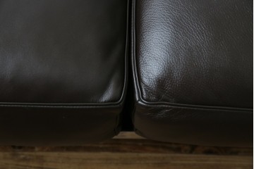 中古　超美品　Cassina(カッシーナ)　Le Corbusier(ル・コルビュジエ)　LC5　シンプルモダンなデザインが素敵な3人掛けソファ　定価約262万円相当　(R-080348)