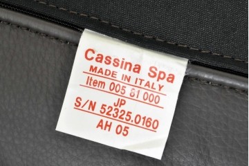 中古　超美品　Cassina(カッシーナ)　Le Corbusier(ル・コルビュジエ)　LC5　シンプルモダンなデザインが素敵な3人掛けソファ　定価約262万円相当　(R-080348)