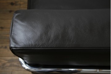 中古　超美品　Cassina(カッシーナ)　Le Corbusier(ル・コルビュジエ)　LC5　シンプルモダンなデザインが素敵な3人掛けソファ　定価約262万円相当　(R-080348)