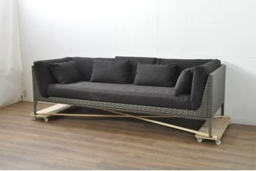 中古　美品　ドイツ　アウトドアリビングブランド　DEDON(デドン)　ムウソファ4　MU 4-Seater　洗練されたデザインでくつろぎ時間にぴったりな3人掛けソファ(三人掛け、3P)(定価約86万円)(R-080349)