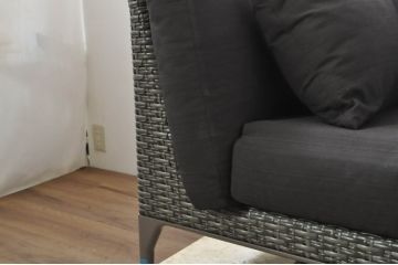 中古　美品　ドイツ　アウトドアリビングブランド　DEDON(デドン)　ムウソファ4　MU 4-Seater　洗練されたデザインでくつろぎ時間にぴったりな3人掛けソファ(三人掛け、3P)(定価約86万円)(R-080349)