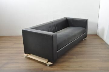 中古　美品　Cassina(カッシーナ)　 Cassina ixc.(イクスシー) 　CATHERINE MEMMI(カトリーヌメミ)　シンプルモダンなデザインが素敵な3人掛けソファ(三人掛け、3Pソファ、アームソファ、レザー)(定価約80万円)(R-080350)