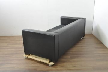 中古　美品　Cassina(カッシーナ)　 Cassina ixc.(イクスシー) 　CATHERINE MEMMI(カトリーヌメミ)　シンプルモダンなデザインが素敵な3人掛けソファ(三人掛け、3Pソファ、アームソファ、レザー)(定価約80万円)(R-080350)